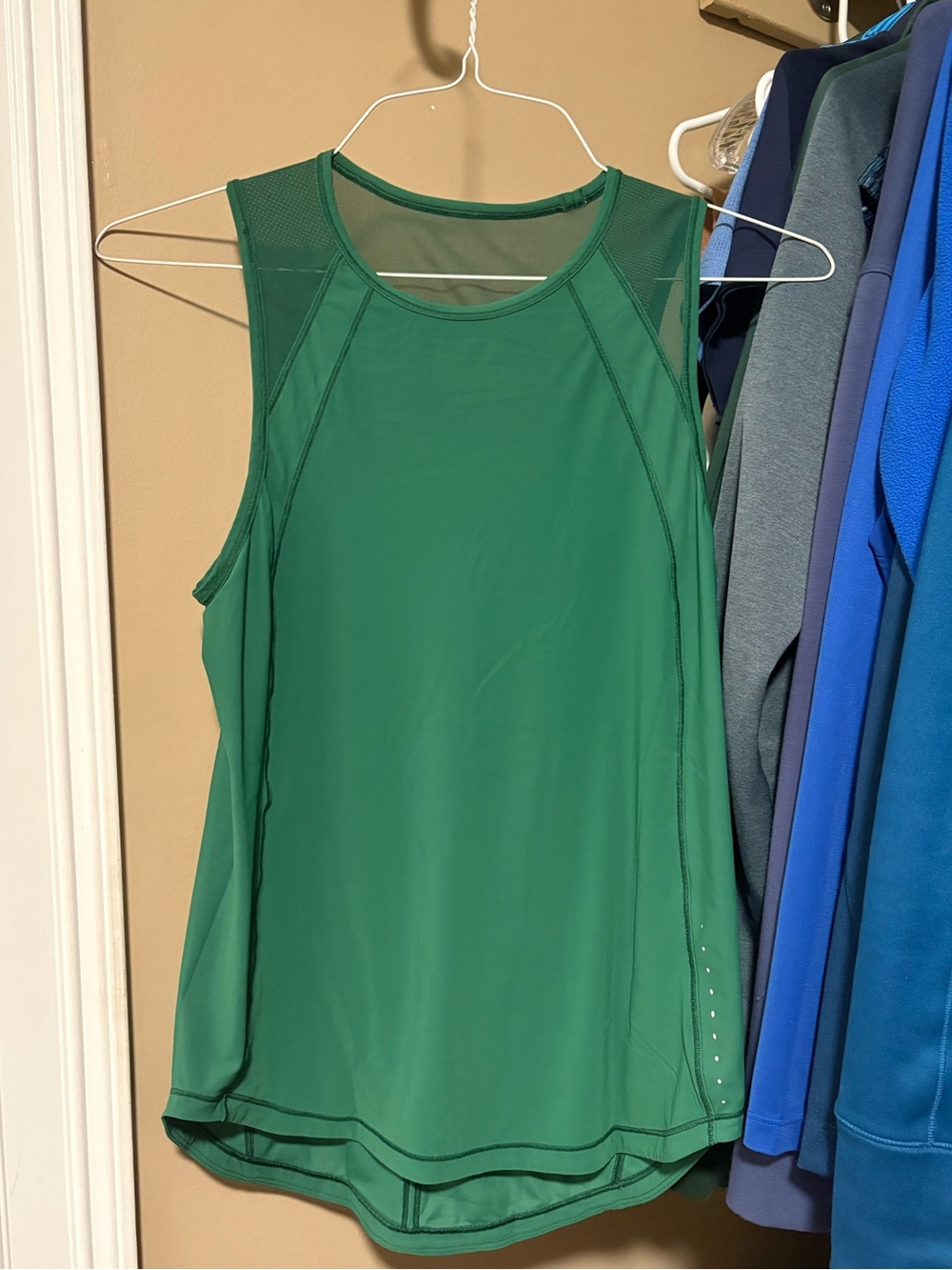 Lululemon tank
